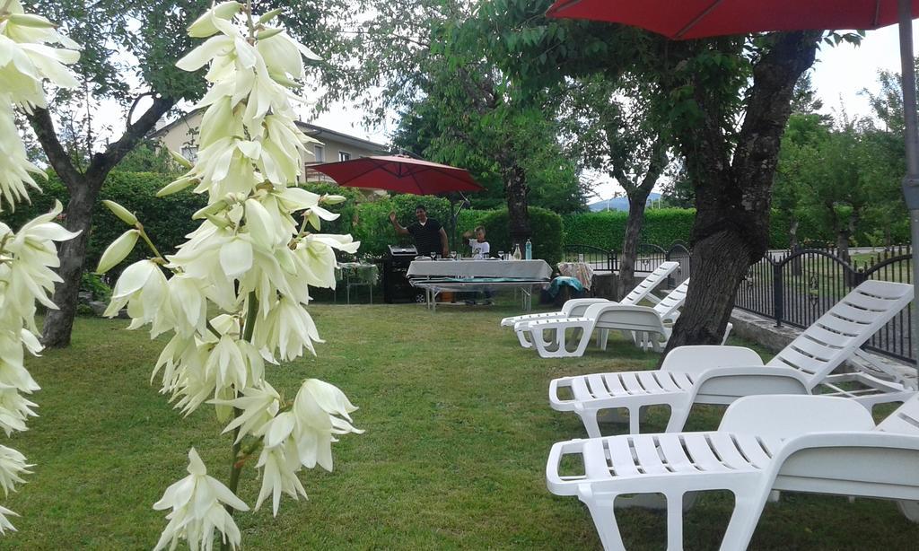 Guest House Surina App Surina'S Green Holiday Rupa Exterior photo