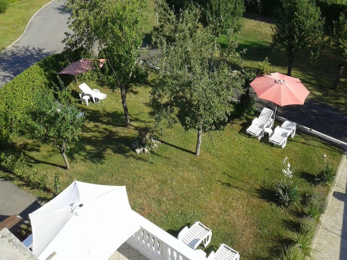 Guest House Surina App Surina'S Green Holiday Rupa Exterior photo
